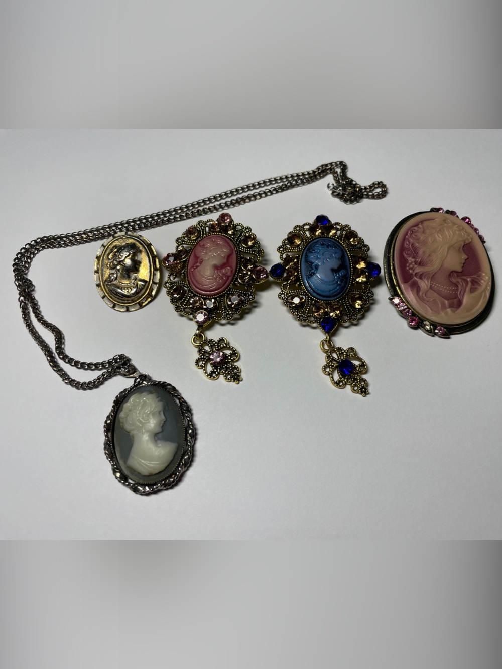 Vintage-Inspired 1 Cameo Pendant Necklace and 4 Brooches